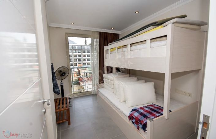 Image No.6-4 Bed Property for sale