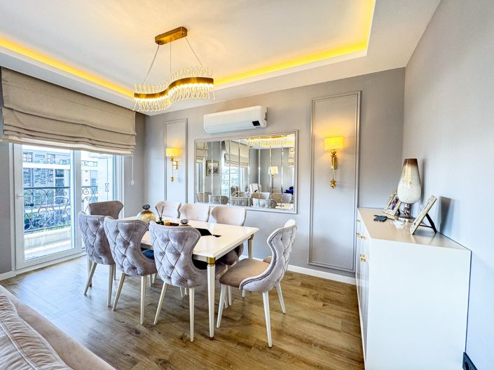 Image No.4-4 Bed Property for sale