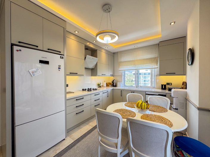 Image No.6-4 Bed Property for sale