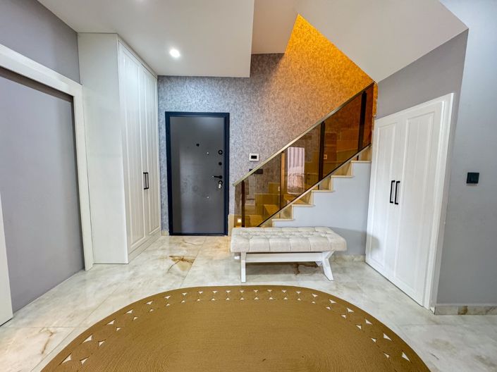 Image No.7-4 Bed Property for sale