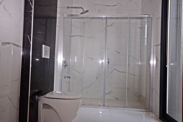 Image No.10-3 Bed Property for sale