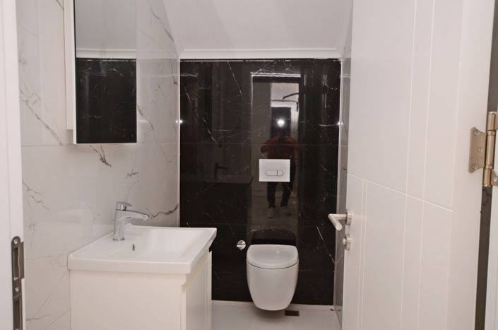 Image No.3-3 Bed Property for sale