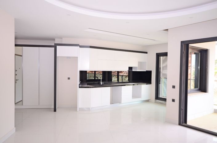 Image No.5-3 Bed Property for sale