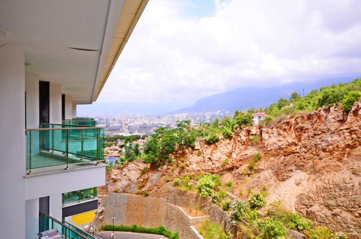 Image No.8-3 Bed Property for sale