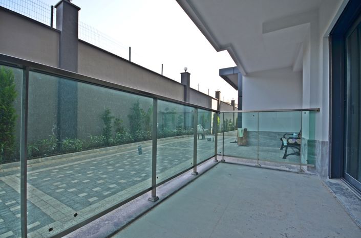 Image No.10-2 Bed Property for sale