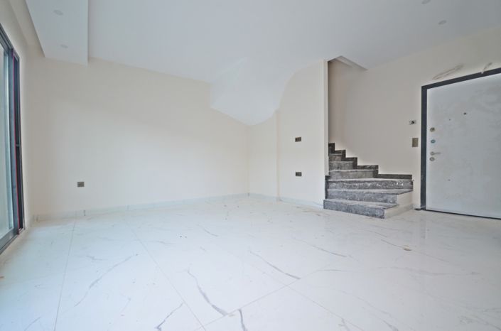 Image No.8-2 Bed Property for sale