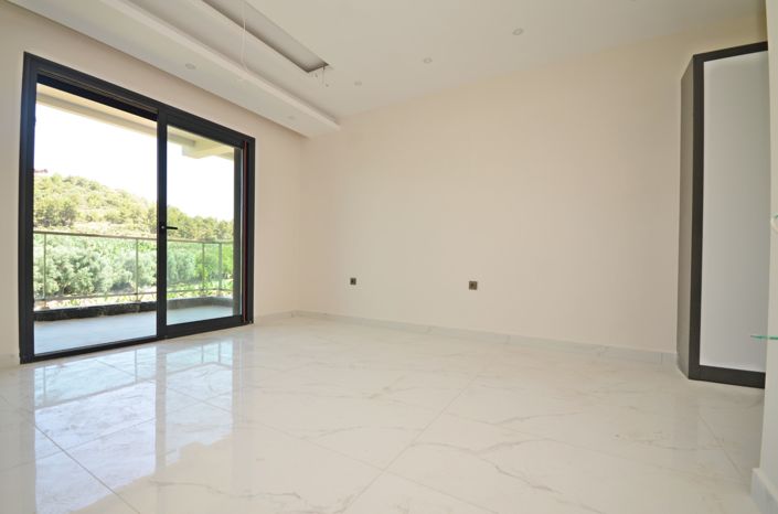 Image No.7-2 Bed Property for sale