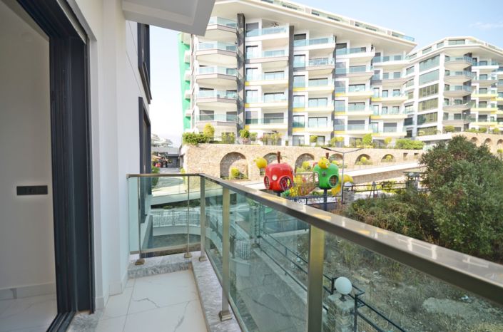 Image No.10-2 Bed Property for sale