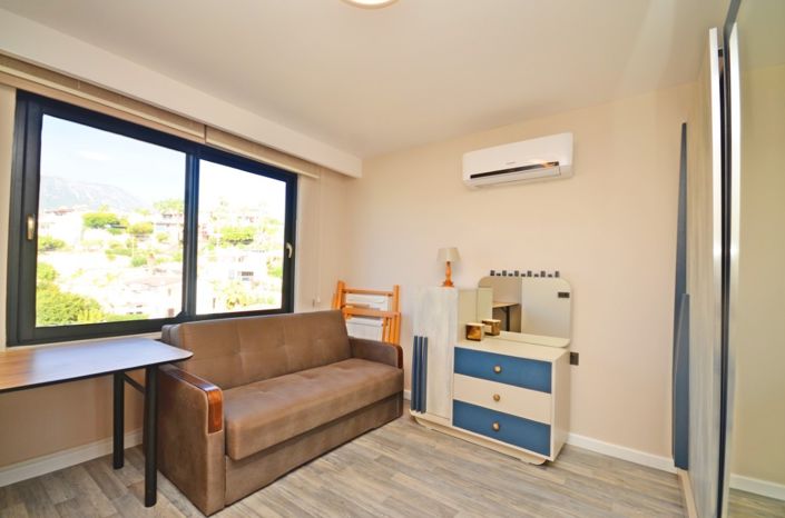 Image No.10-3 Bed Property for sale