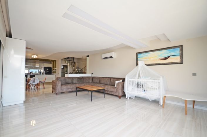 Image No.4-3 Bed Property for sale