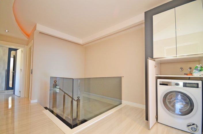 Image No.9-3 Bed Property for sale