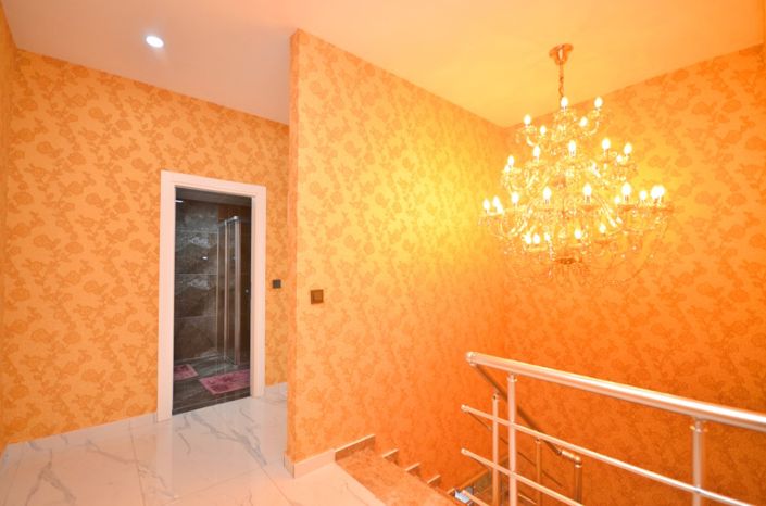 Image No.8-3 Bed Property for sale