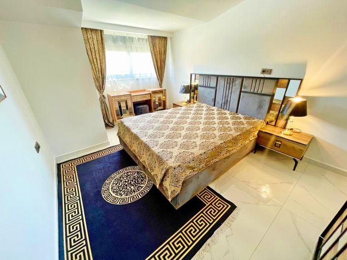 Image No.9-2 Bed Property for sale