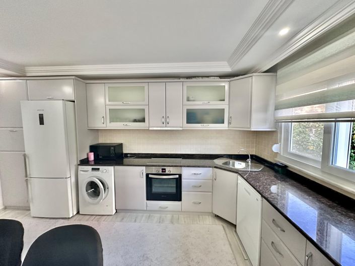 Image No.4-2 Bed Property for sale