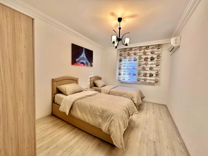 Image No.9-2 Bed Property for sale