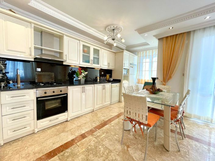 Image No.4-3 Bed Property for sale