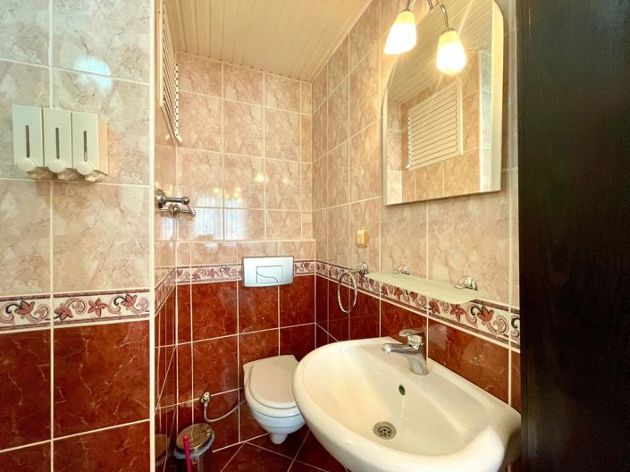 Image No.9-3 Bed Property for sale