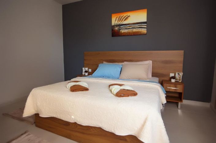 Image No.10-1 Bed Property for sale