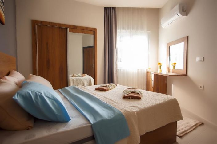 Image No.9-1 Bed Property for sale