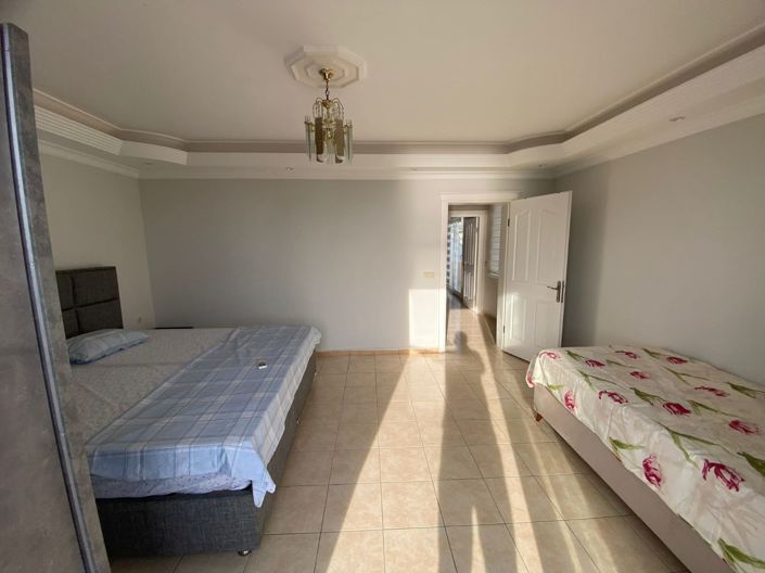 Image No.5-4 Bed Property for sale