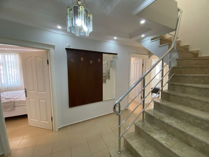 Image No.9-4 Bed Property for sale