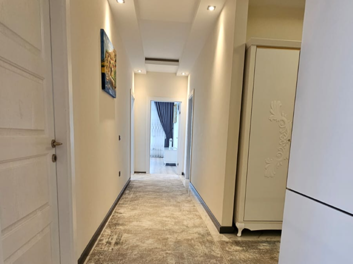 Image No.2-4 Bed Property for sale