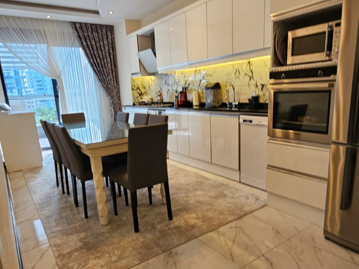 Image No.7-4 Bed Property for sale