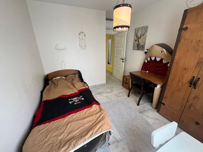 Image No.9-3 Bed Property for sale