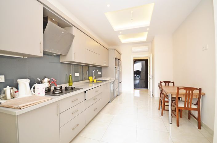 Image No.6-3 Bed Property for sale