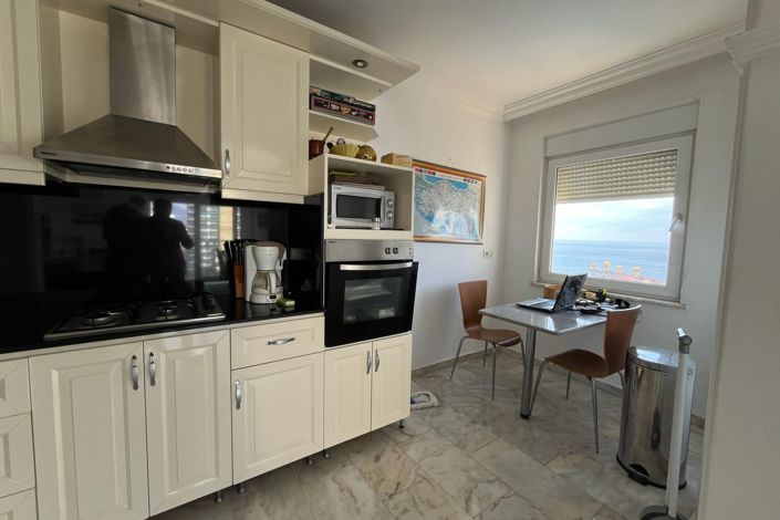 Image No.3-4 Bed Property for sale