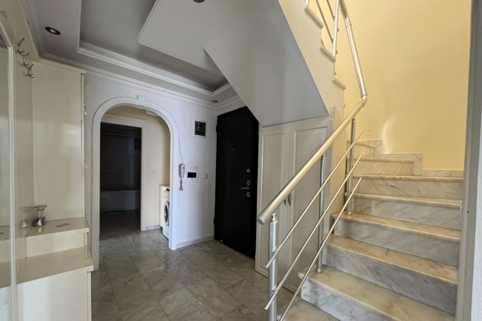 Image No.5-4 Bed Property for sale