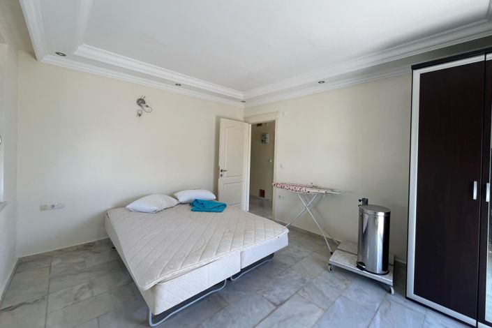 Image No.9-4 Bed Property for sale