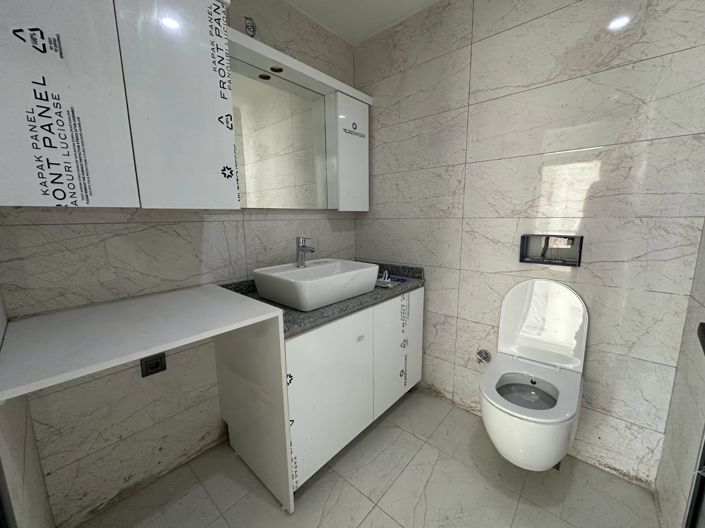 Image No.10-2 Bed Property for sale