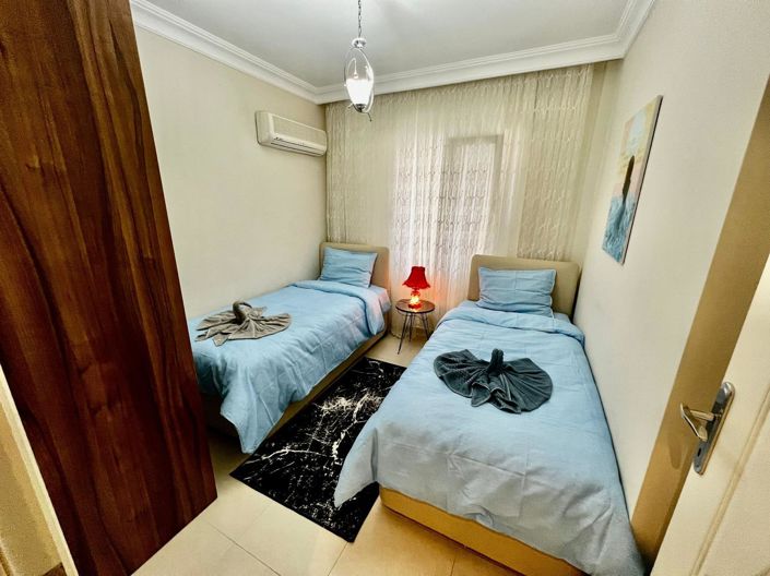 Image No.10-2 Bed Property for sale