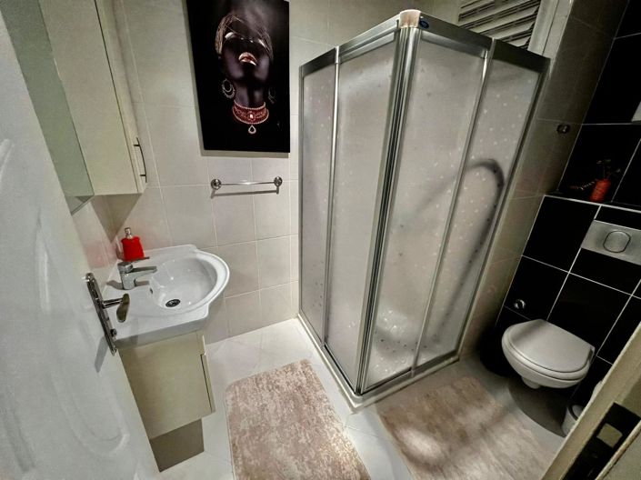 Image No.9-2 Bed Property for sale