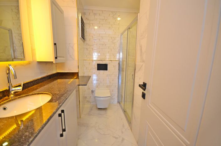 Image No.8-3 Bed Property for sale