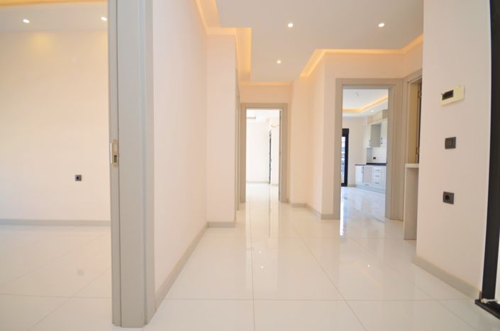 Image No.10-3 Bed Property for sale