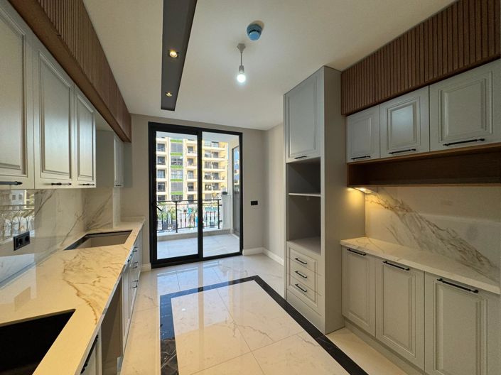 Image No.5-3 Bed Property for sale