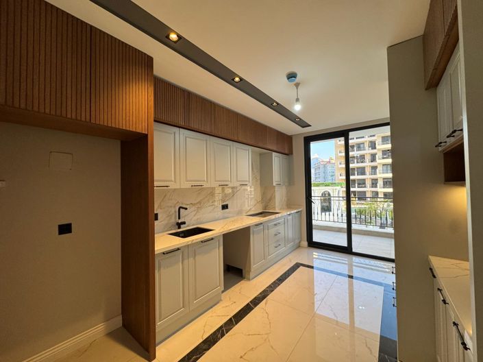 Image No.6-3 Bed Property for sale