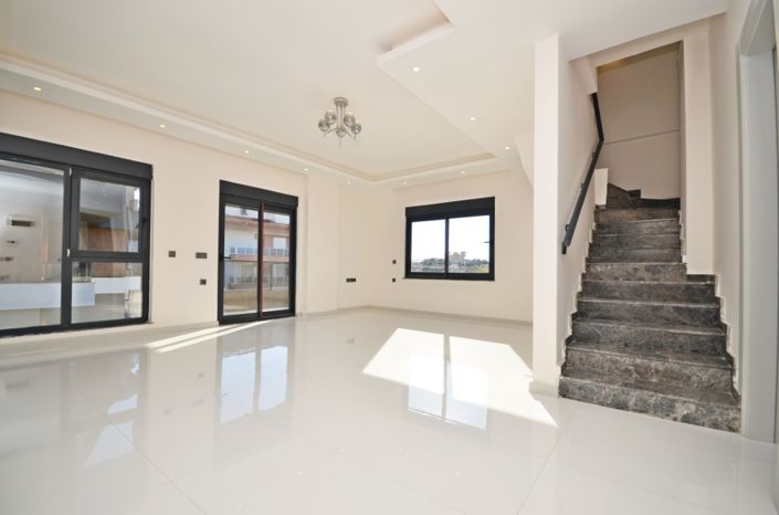 Image No.2-2 Bed Property for sale