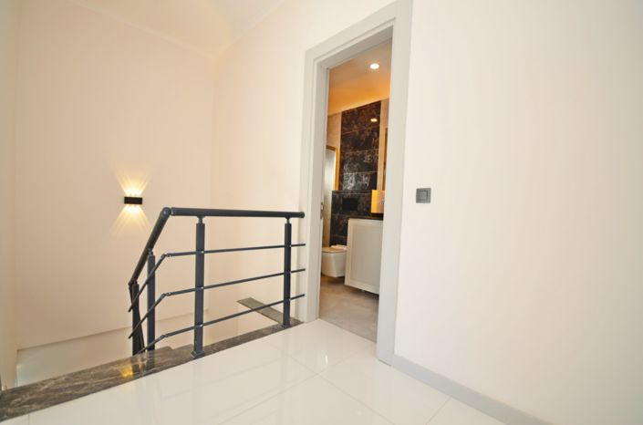 Image No.7-2 Bed Property for sale