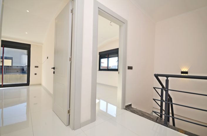 Image No.8-2 Bed Property for sale