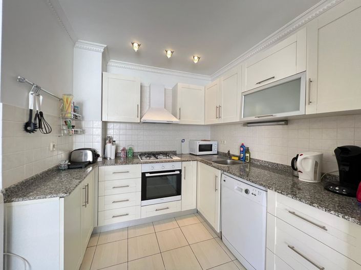 Image No.8-4 Bed Property for sale