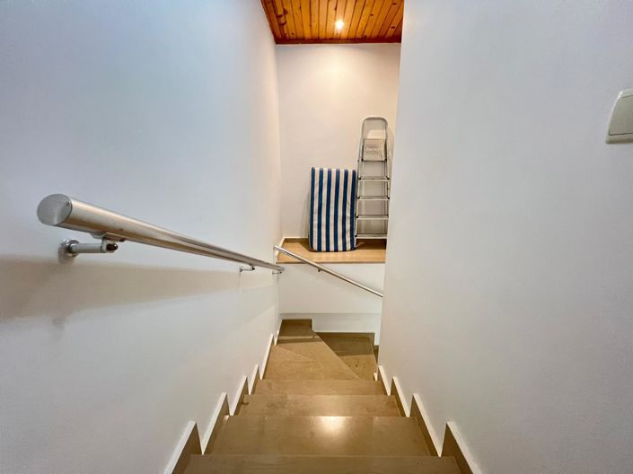 Image No.9-4 Bed Property for sale