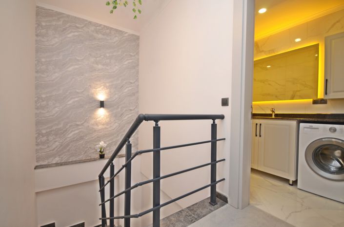 Image No.10-2 Bed Property for sale