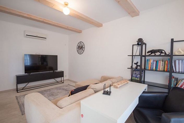 Image No.3-5 Bed Property for sale