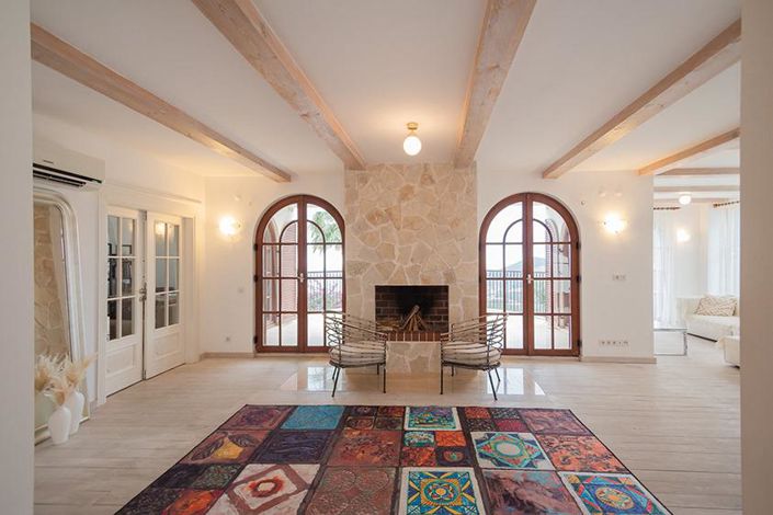 Image No.4-5 Bed Property for sale