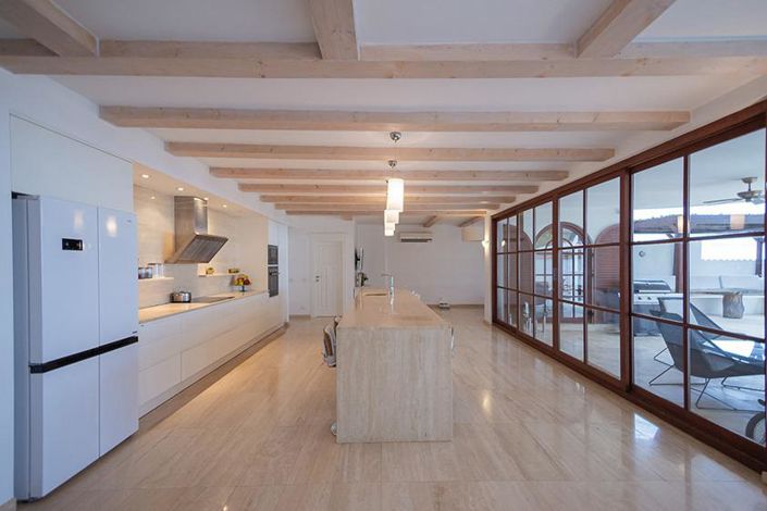 Image No.9-5 Bed Property for sale