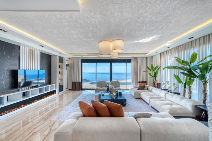 Image No.4-6 Bed Property for sale