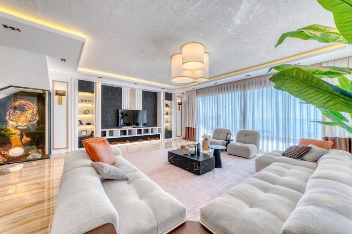 Image No.5-6 Bed Property for sale